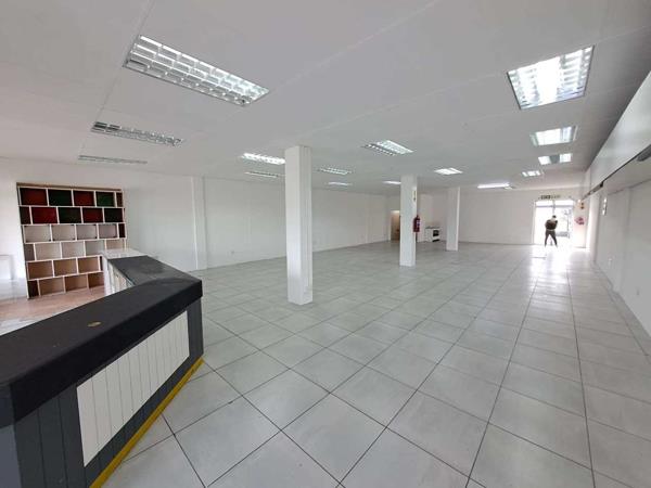 196  m² Retail Space