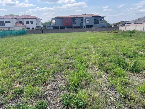 1 163 m² Land