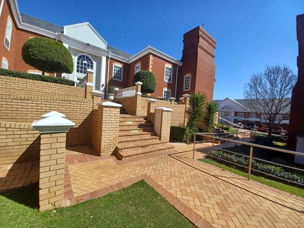 784  m² Commercial space