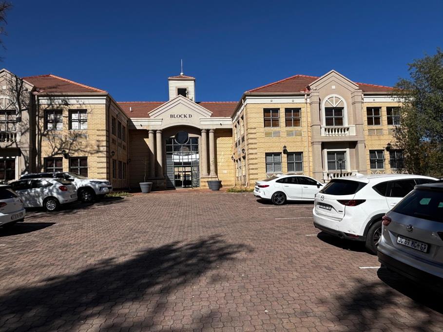 270  m² Commercial space