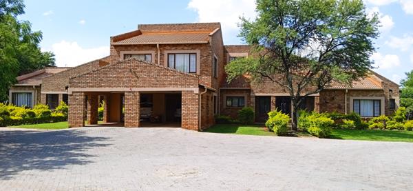 9 Bedroom House
