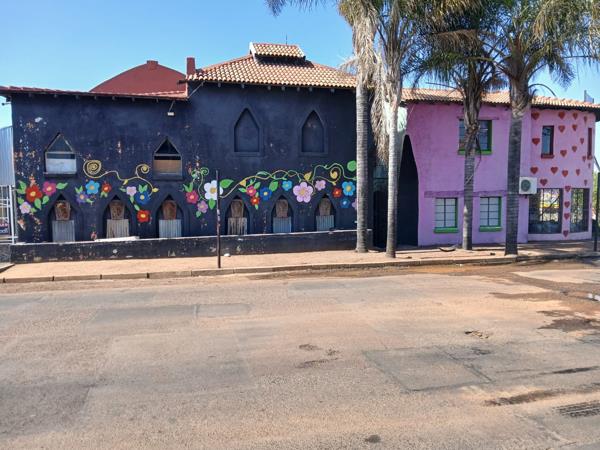 977  m² Commercial space