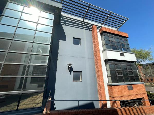 253.9  m² Commercial space