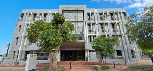 679  m² Office Space