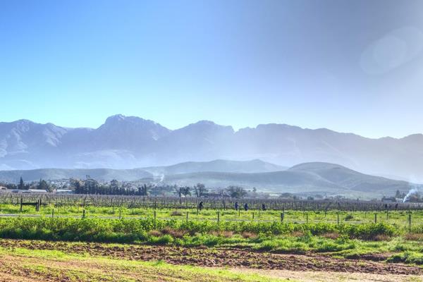 476 m² Land