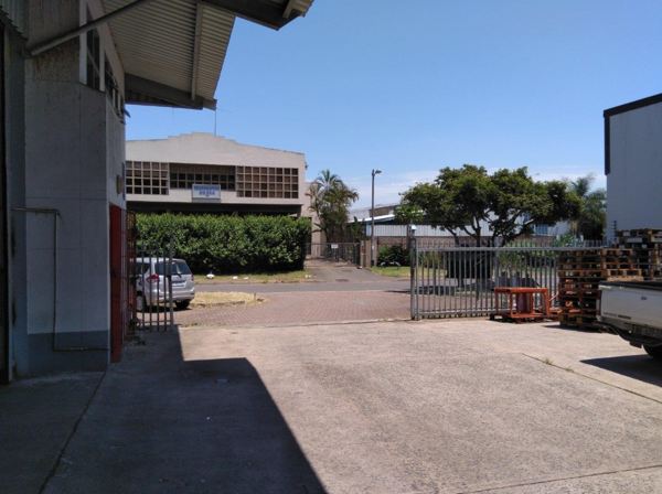 224  m² Industrial space