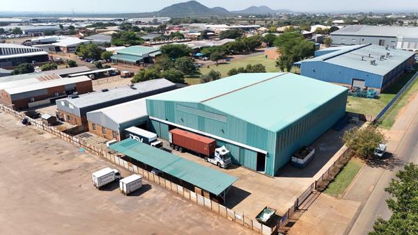 2 200 m² Industrial space