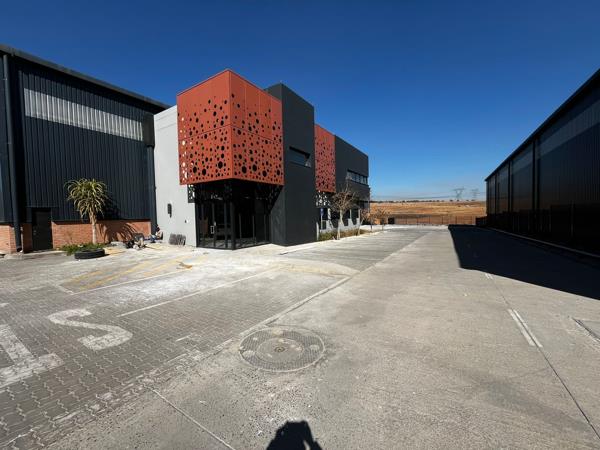 3 703  m² Industrial space