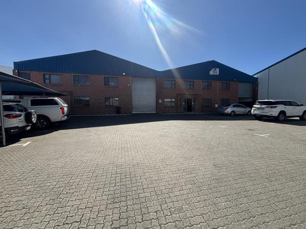 1 000  m² Industrial space