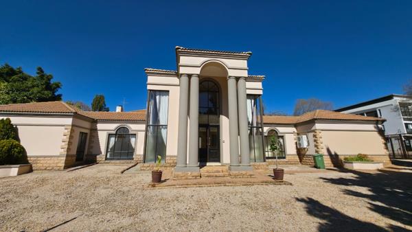 1 200  m² Commercial space