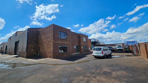 978  m² Commercial space