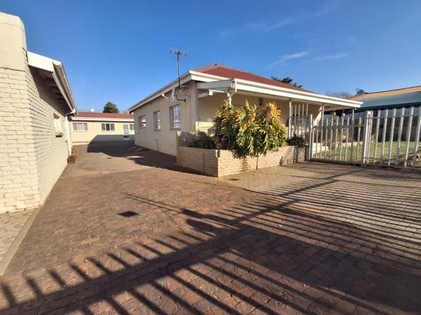 9 Bedroom House