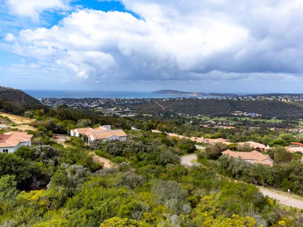 1 770 m² Land