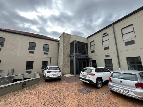 185  m² Commercial space