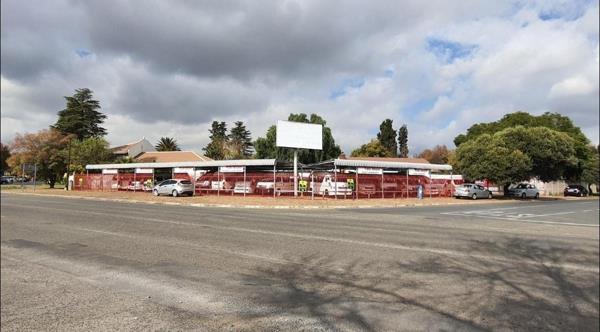 796  m² Commercial space