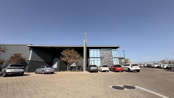 1 100  m² Industrial space