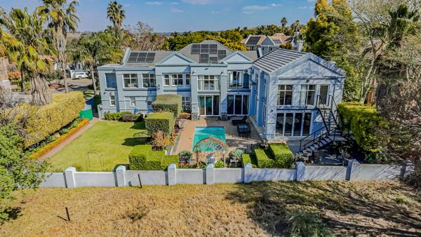 6 Bedroom House