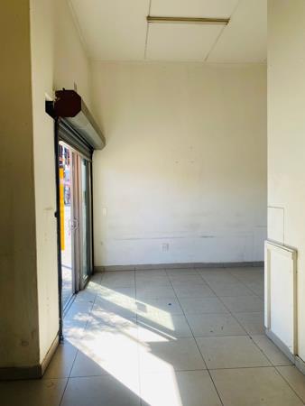 100  m² Retail Space