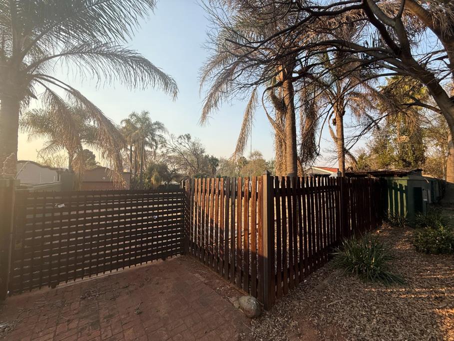 1 002 m² Land