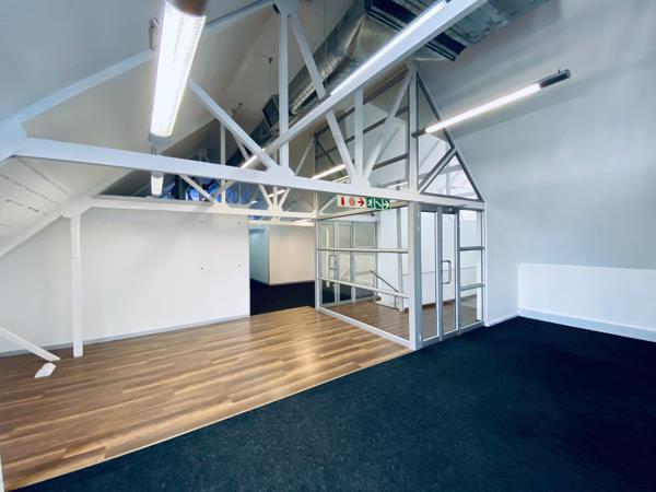 273  m² Office Space