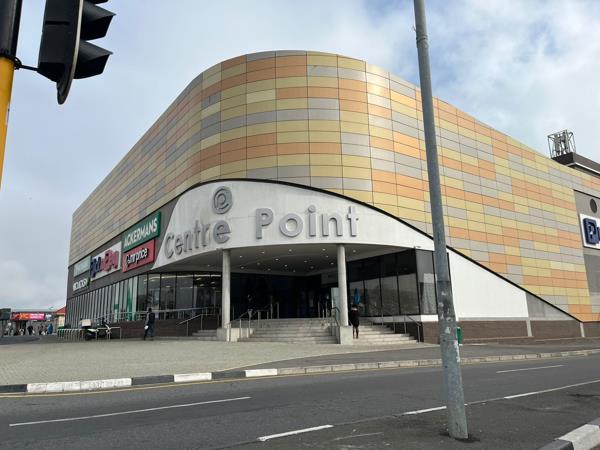 369  m² Retail Space