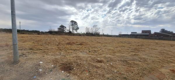560 m² Land