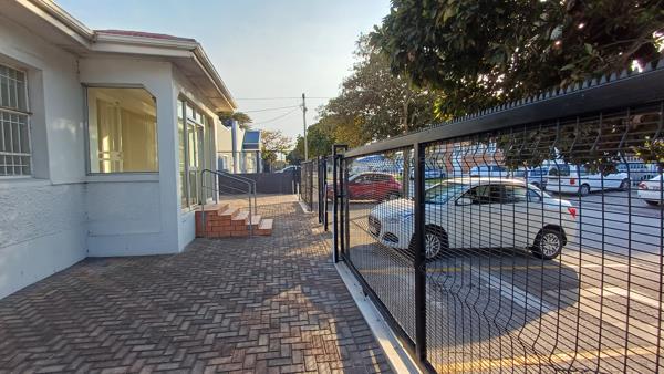 85  m² Commercial space