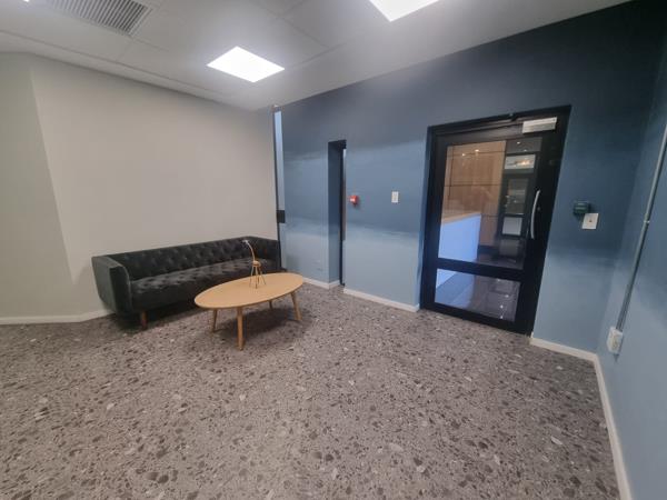 351  m² Commercial space