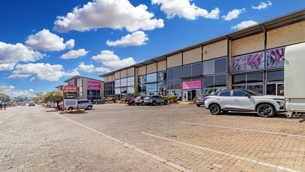 244 m² Commercial space