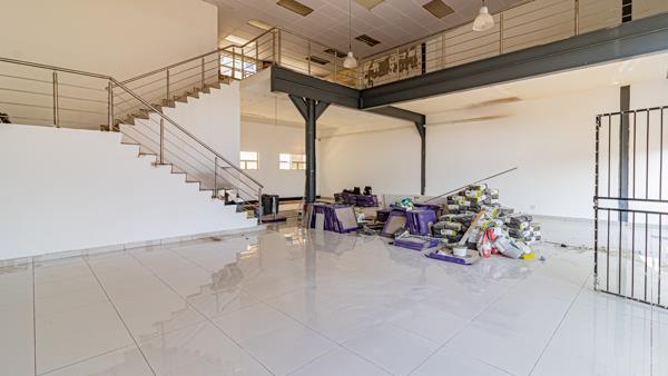 244 m² Commercial space