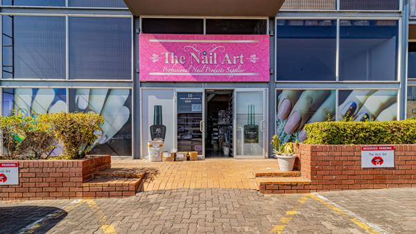 244 m² Commercial space