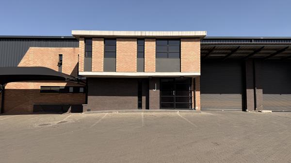 555  m² Industrial space