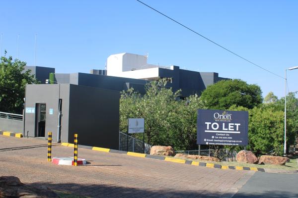 1 126  m² Office Space