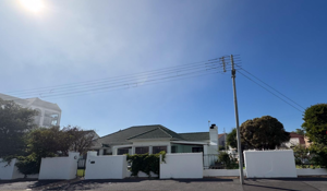 House in Strand Central