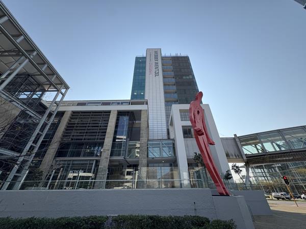 561  m² Commercial space