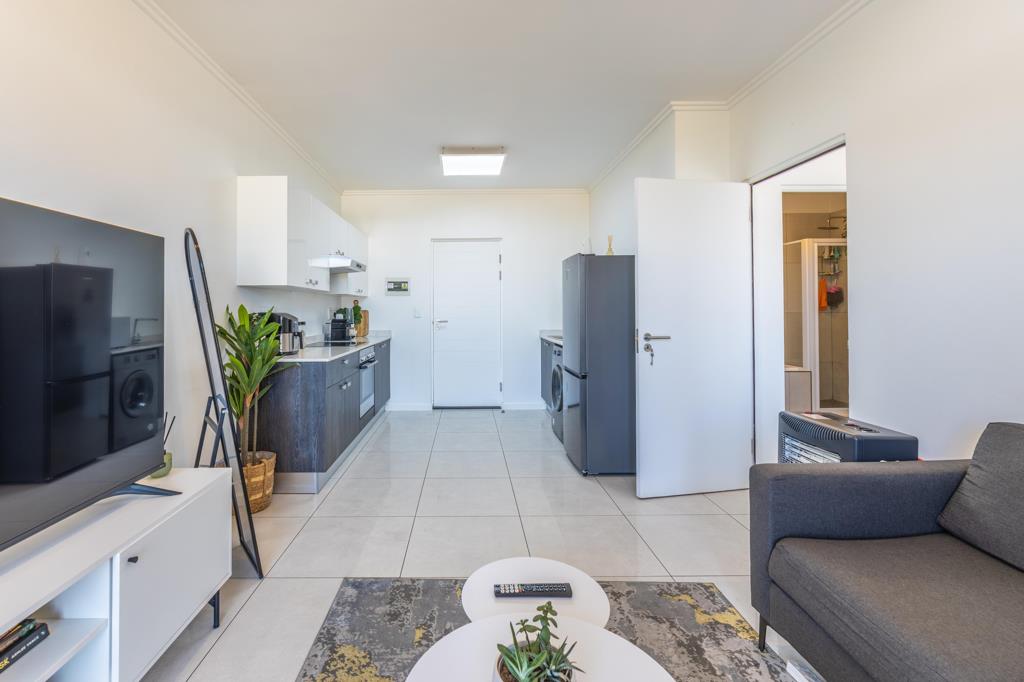 Apartment in Rivonia, Sandton - View 3