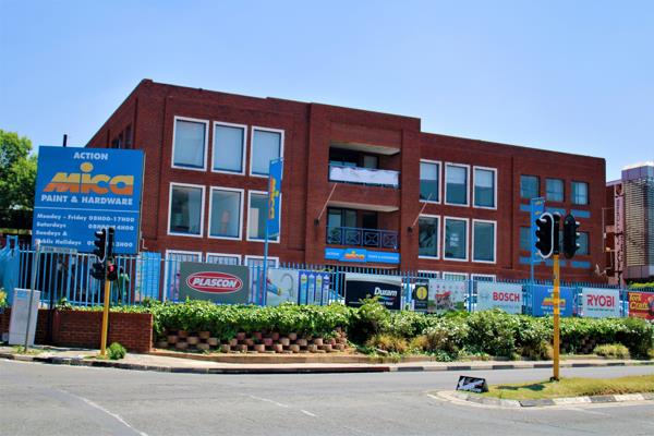 782  m² Office Space