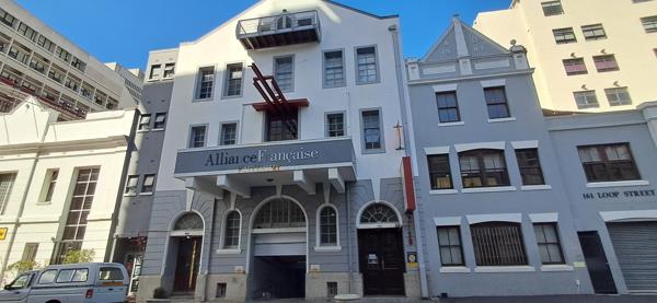 300  m² Commercial space