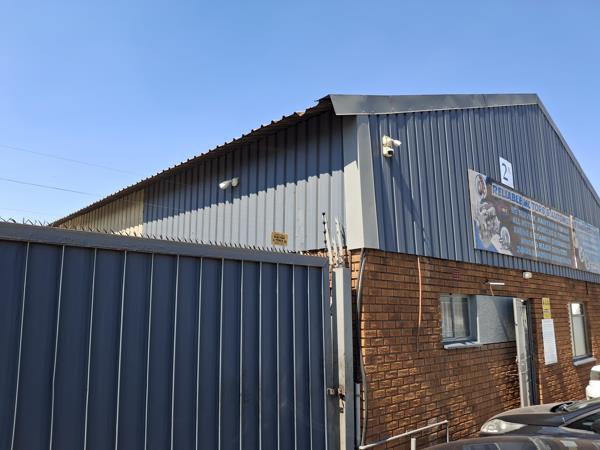 390  m² Industrial space