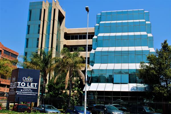 1 100 m² Office Space