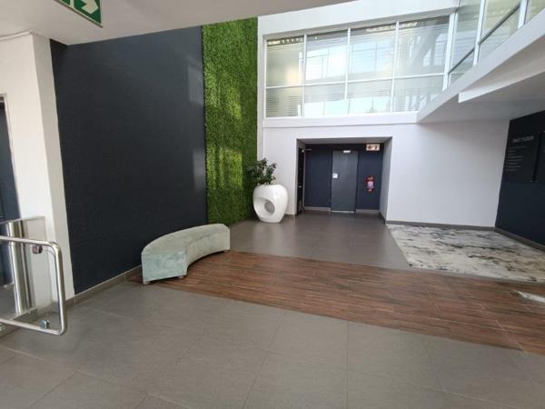 852  m² Commercial space