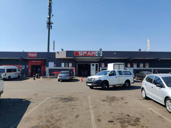 1 047  m² Retail Space