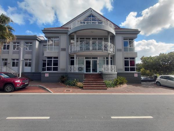 352  m² Commercial space