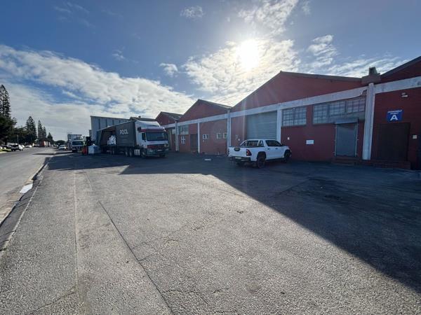 1 558  m² Industrial space