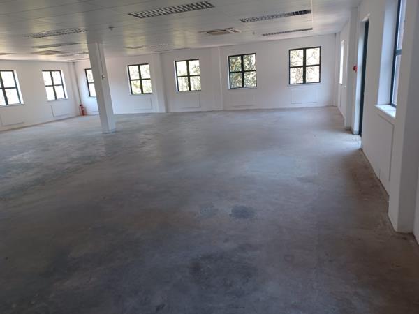 472 m² Office Space