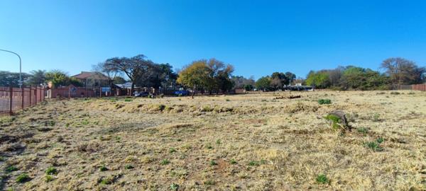 4 953 m² Land