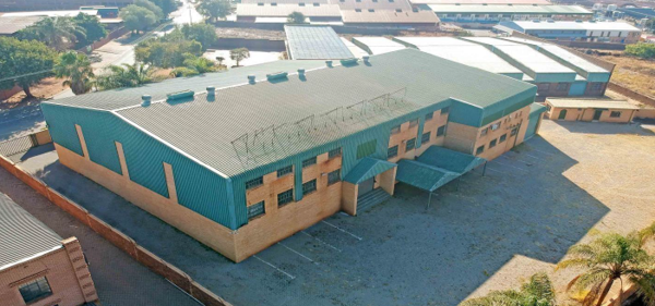 2 500  m² Industrial space