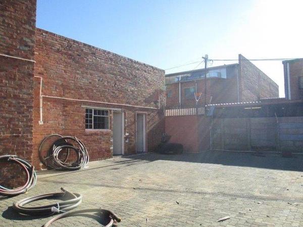 920  m² Industrial space