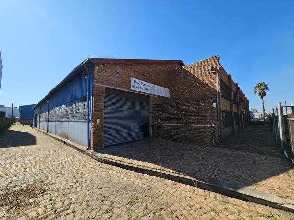 1 800  m² Industrial space