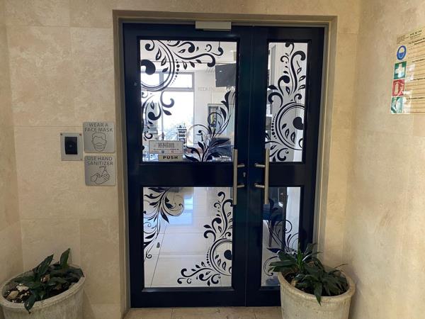 160  m² Commercial space